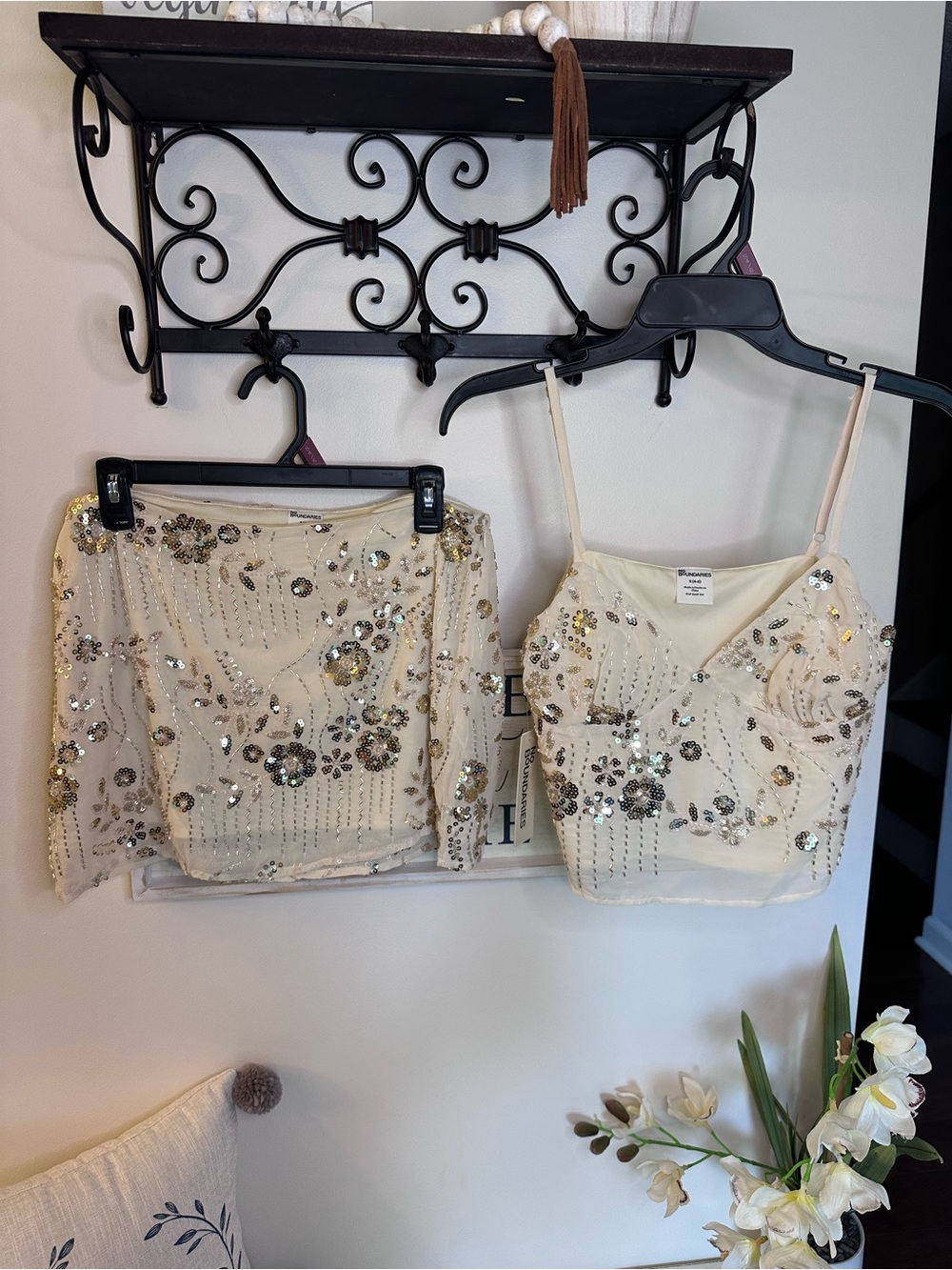 NWT Embellished Ivory festival Sequin Crop Top & mini skirt outfit